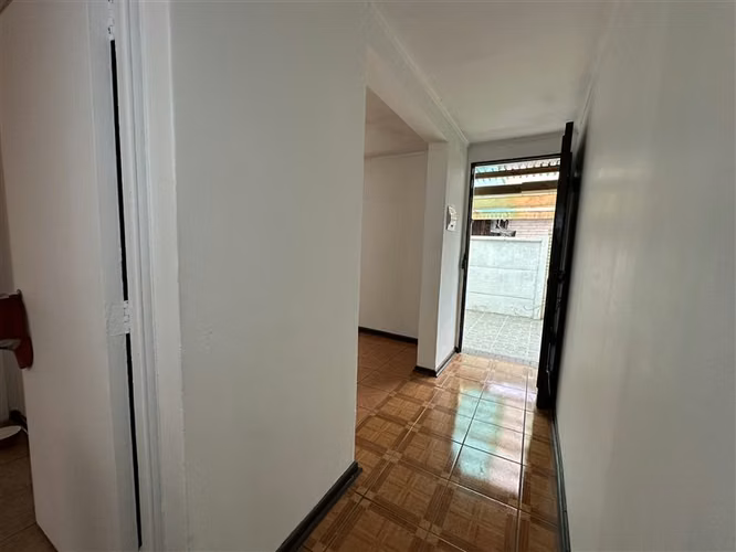 Casa en arriendo de 2 dorm. mas servicios en Macul - Imagen 7