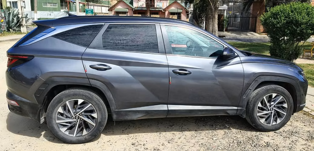 HYUNDAI TUCSON NX4 AT 2.0 AÑO 2024 - Imagen 4
