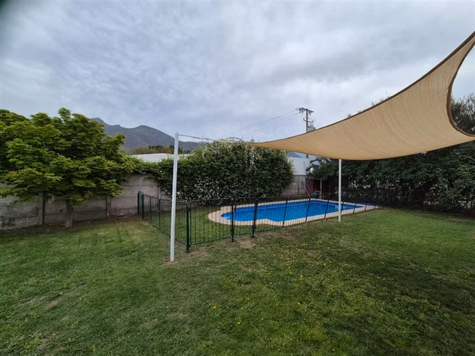 Casa en arriendo de 4 dorm. en Condominio en Rinconada