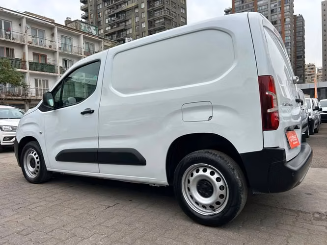 PEUGEOT PARTNER HDI 92 L1 1.6 - 2023 | 4633 - Imagen 2