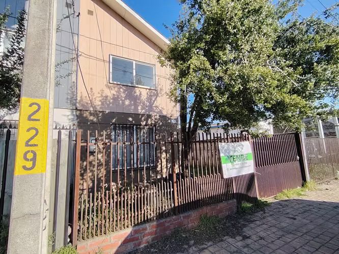 Vendo casa en Calle Baquedano-Chillán Viejo, 3 dormitorios, 1 baño