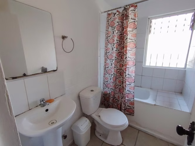 Vendo casa en Calle Baquedano-Chillán Viejo, 3 dormitorios, 1 baño
