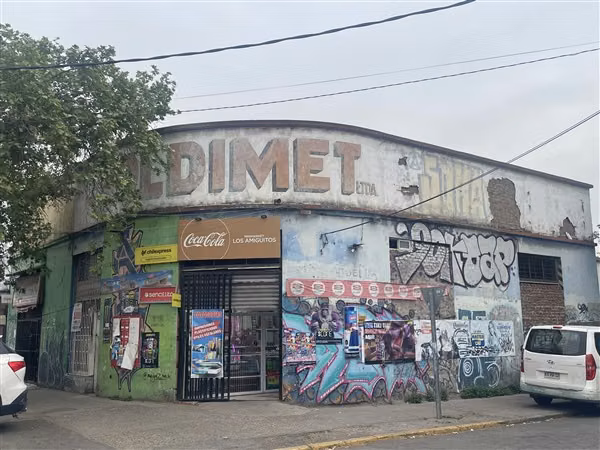 Oportunidad De Inversión! Propiedad Comercial En Esquina