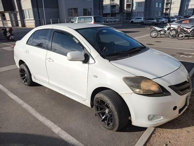 Toyota yaris - Imagen 3