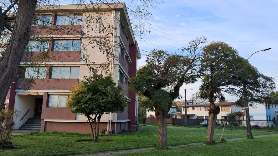Villa San Pedro, Dpto. antiguo, soleado, 85 Mtrs. 3 dormitorios, bodega - Imagen 2