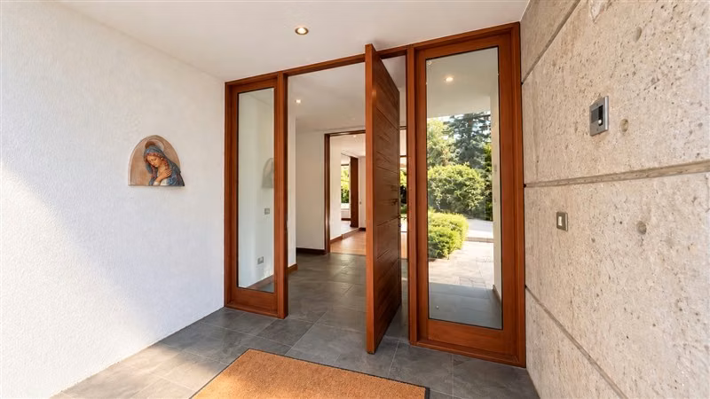 Gran Casa en Condominio 4D + Servicios + Piscina - Imagen 3