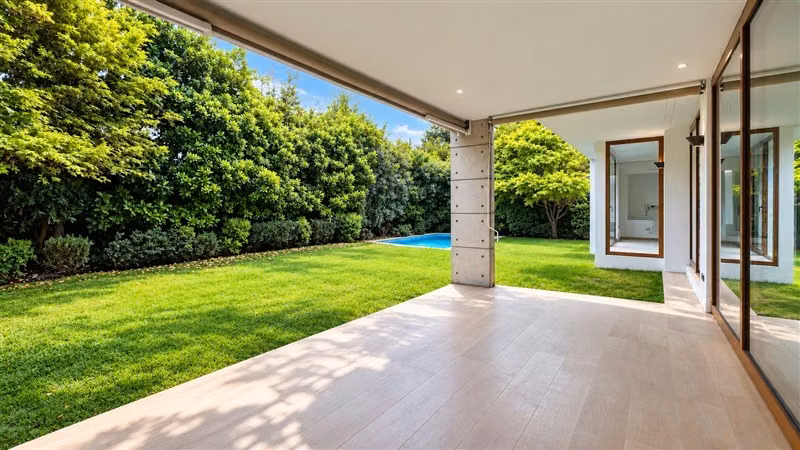 Gran Casa en Condominio 4D + Servicios + Piscina - Imagen 7