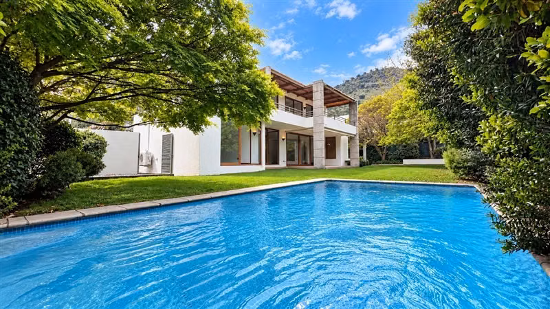 Casa en arriendo de 5 dorm. en Lo Barnechea