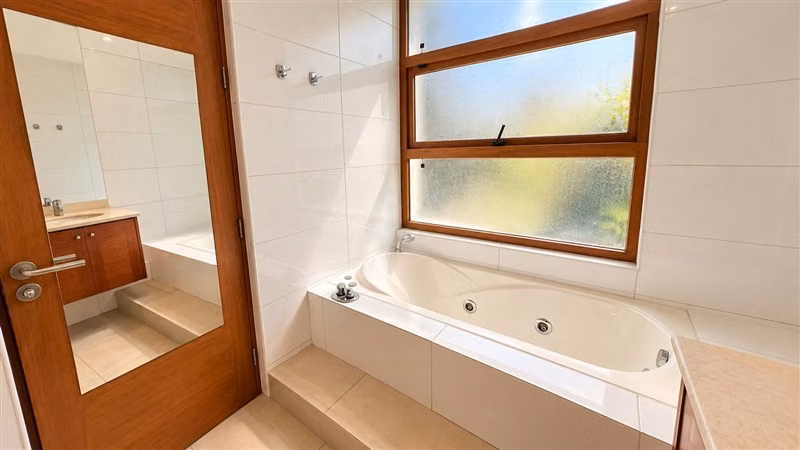 Gran Casa en Condominio 4D + Servicios + Piscina - Imagen 15