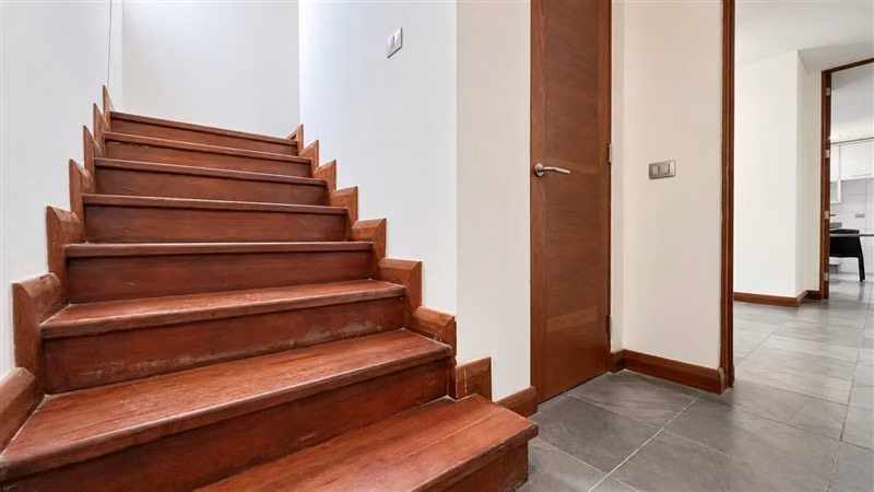 Gran Casa en Condominio 4D + Servicios + Piscina - Imagen 27