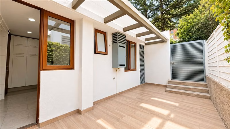 Gran Casa en Condominio 4D + Servicios + Piscina - Imagen 20