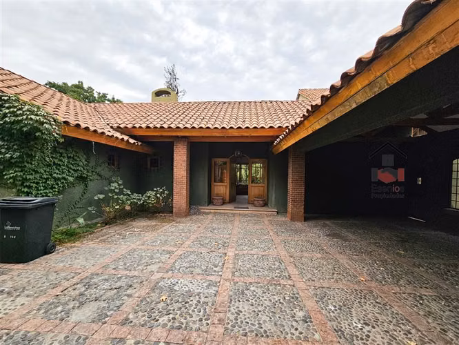 Gran Casa El Golf de Manquehue gran terreno y jardín - Imagen 2