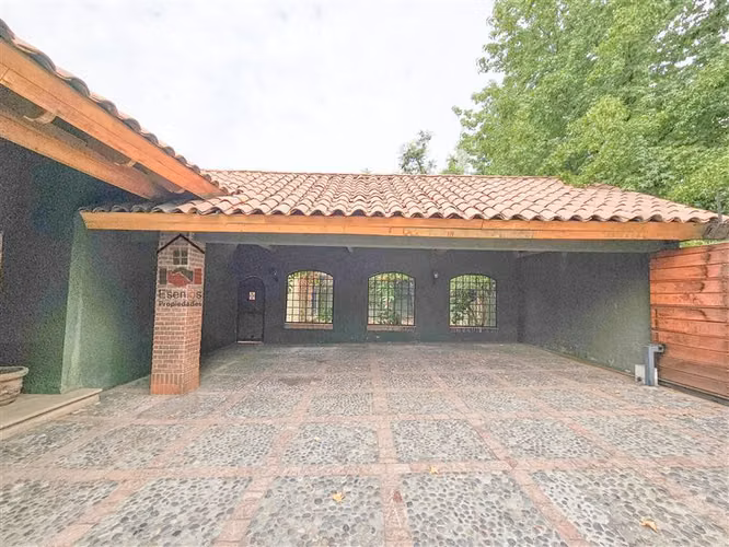 Gran Casa El Golf de Manquehue gran terreno y jardín - Imagen 3