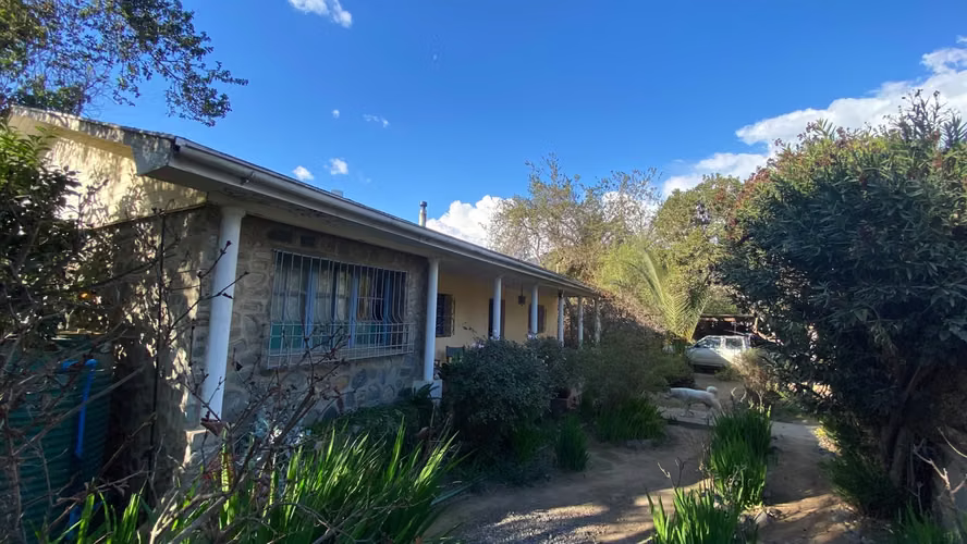 VENTA DE CASA DE 165 M2 Y 960 M2 DE TERRENO EN OLMUE GRANIZO