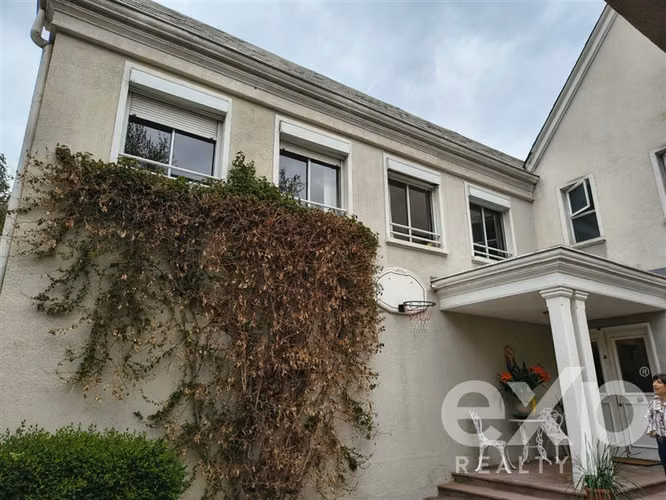 Amplia Casa en Exclusivo Barrio Las Pataguas, La Dehesa