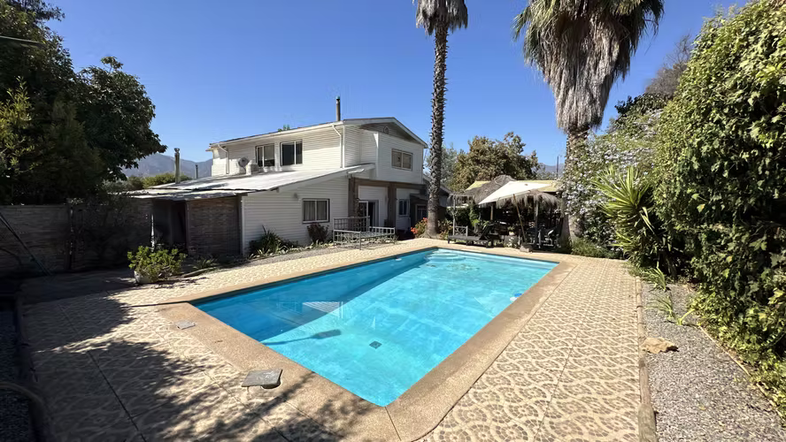GRAN CASA DE 394 M2 CON 6D Y 5B EN OLMUE CENTRAL - Imagen 4