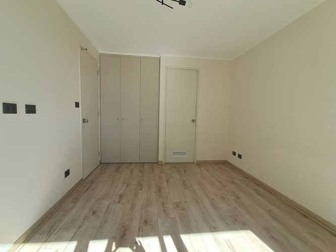  ¡NUEVO Y AGRADABLE ¡EQUIPADO, BIEN SOLEADO, GRAN CONECTIVIDAD 