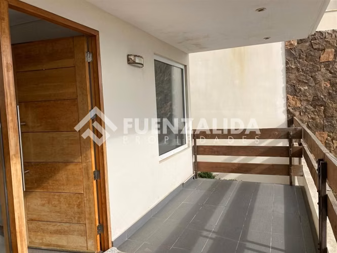 Casa venta 2 pisos 4D/3B. Lomas de Montemar, Concón - Imagen 2