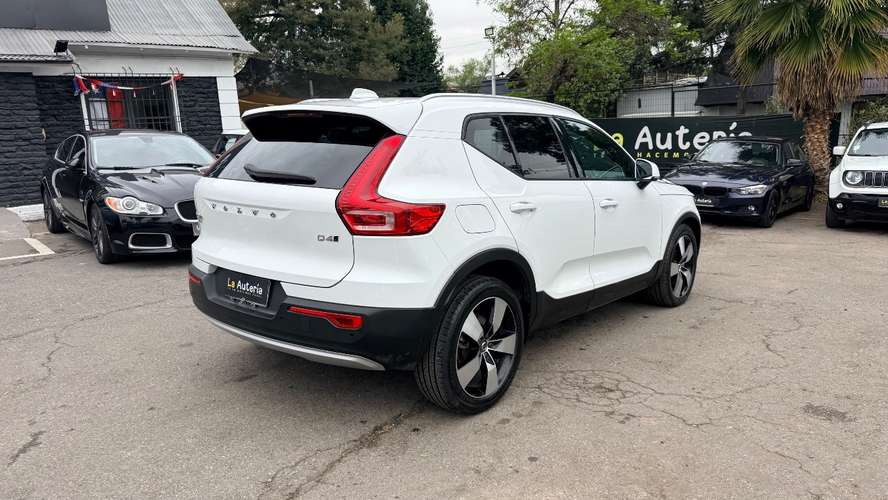 Volvo XC40 D4 (2021) - Imagen 4