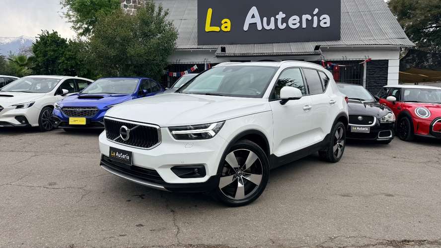 Volvo XC40 D4 (2021)