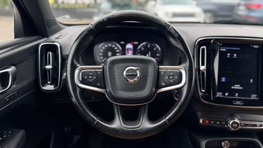 Volvo XC40 D4 (2021) - Imagen 8