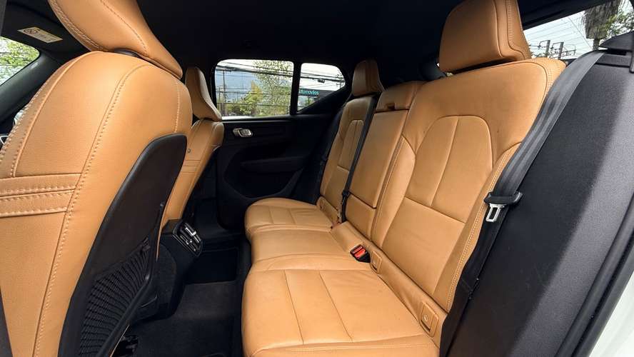 Volvo XC40 D4 (2021) - Imagen 7
