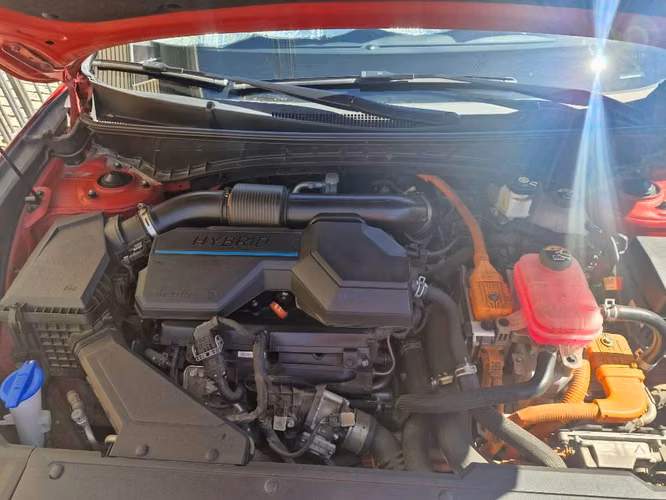 Vendo hyundai tucson 1.6T hybrid - Imagen 2