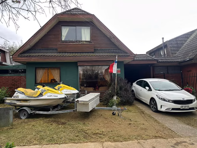 Venta de Amplia Casa en Villa del Rey