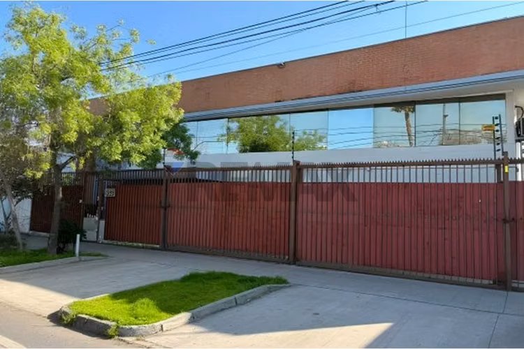 Arriendo comercial galpon bodegas oficina recoleta - Imagen 2