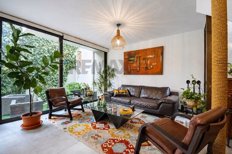 Casa 3d + servicio, jardín y quincho en las condes - Imagen 4