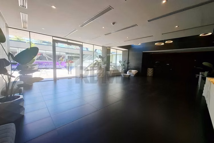 Moderna oficina de 50m2 en la dehesa - Imagen 6