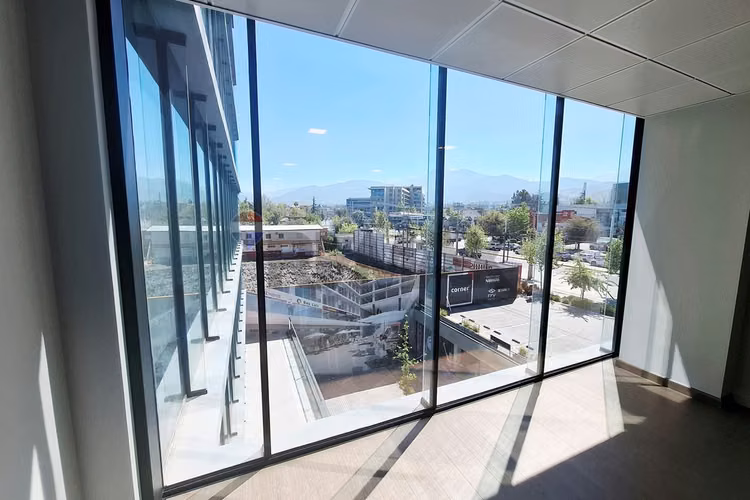Moderna oficina de 50m2 en la dehesa - Imagen 10