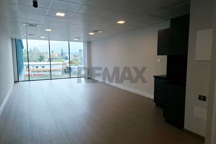 Moderna oficina de 50m2 en la dehesa - Imagen 9