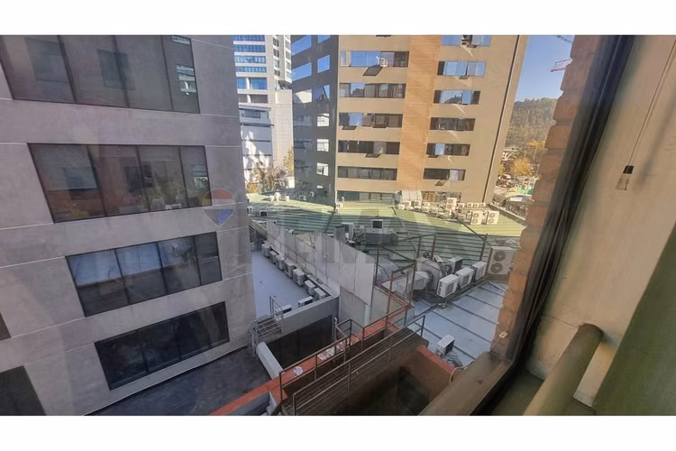 Oficina con 2 privados, estacionamiento y bodega - Imagen 12