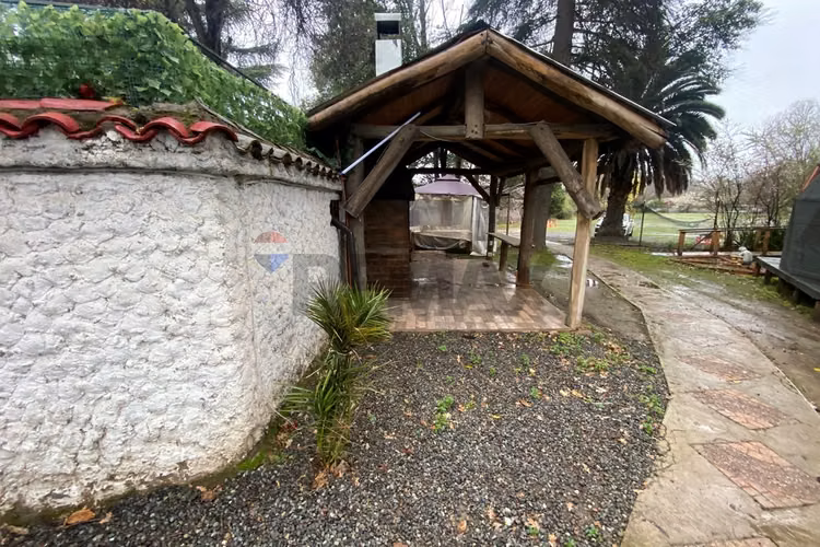 Pub restaurante con patente de alcoholes