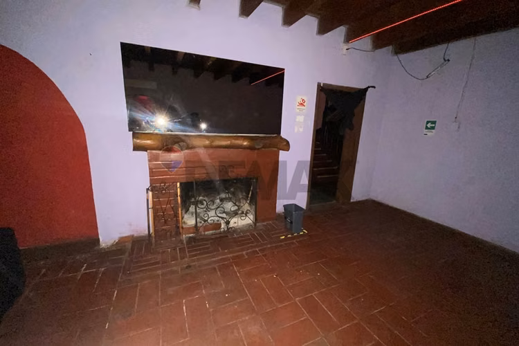 Pub restaurante con patente de alcoholes