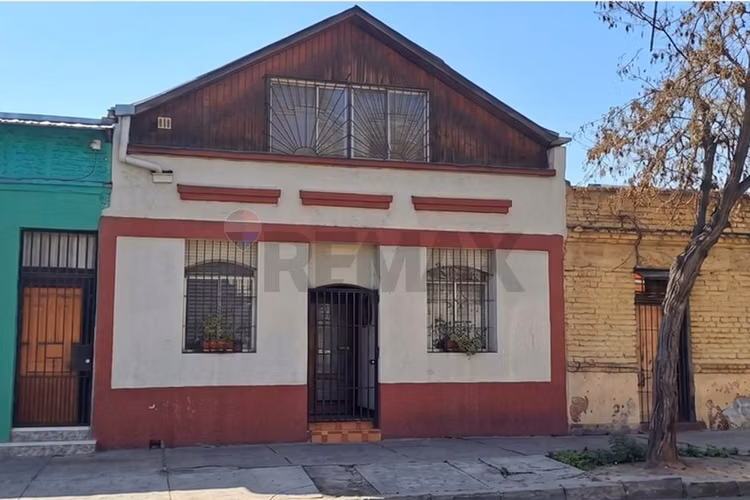 Casa comercial para remodelar - Imagen 1