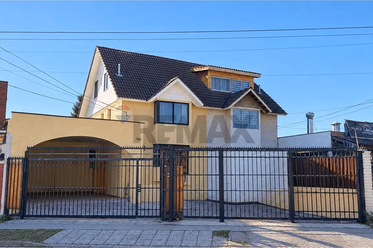 Venta gran casa en c. satélite, maipú. 5d+4b.