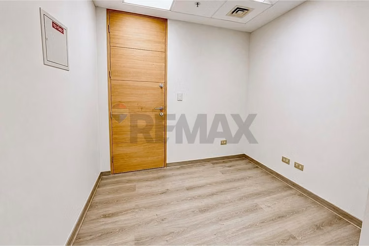 Se arrienda oficina en edificio del meds - Imagen 3