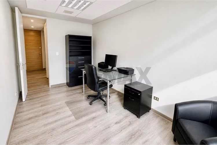 Se arrienda oficina en edificio del meds - Imagen 7