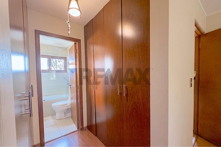 Casa familiar 4d4b, estar, escritorio, piscina. - Imagen 21