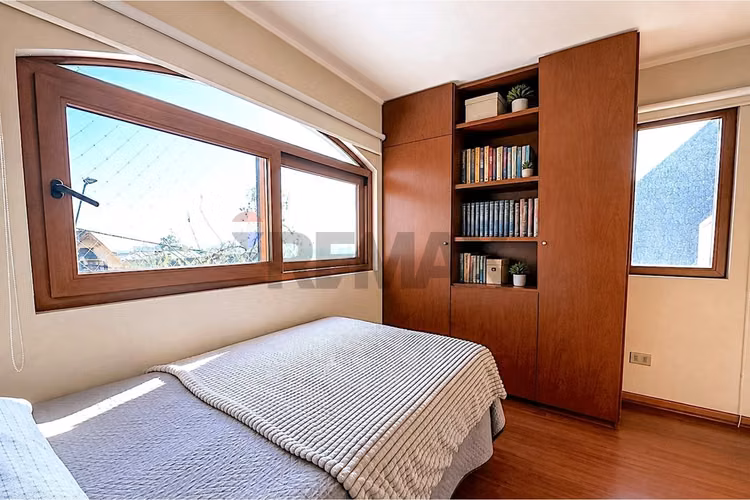 Casa familiar 4d4b, estar, escritorio, piscina. - Imagen 15