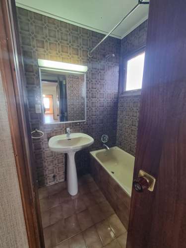 CASA COMERCIAL CON VISTA DIRECTA A LAGO 284MTS DISPONIBLES - Imagen 8