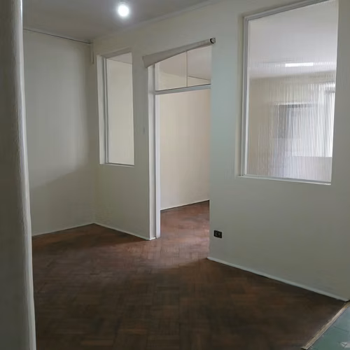 ARRIENDO AMPLIA  CASA BARRIO MATTA SIN ESTAC - Imagen 5