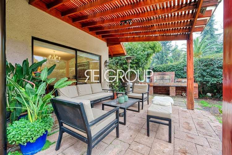 Casa en venta de 5 dorm. en Lo Barnechea - Imagen 2