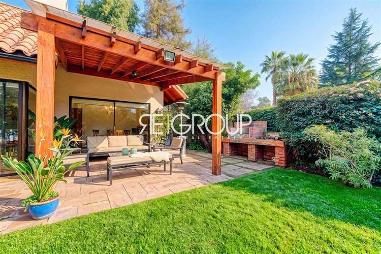 Casa en venta de 5 dorm. en Lo Barnechea - Imagen 4