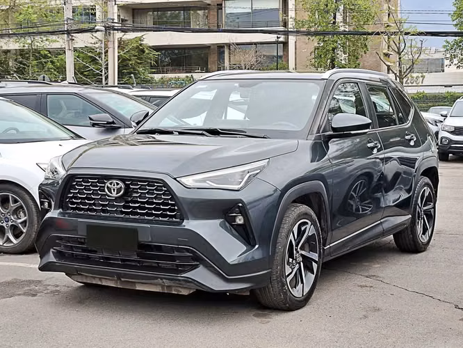 TOYOTA YARIS CROSS 2024
