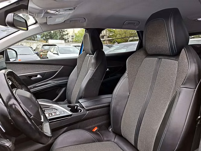 PEUGEOT 3008 2023