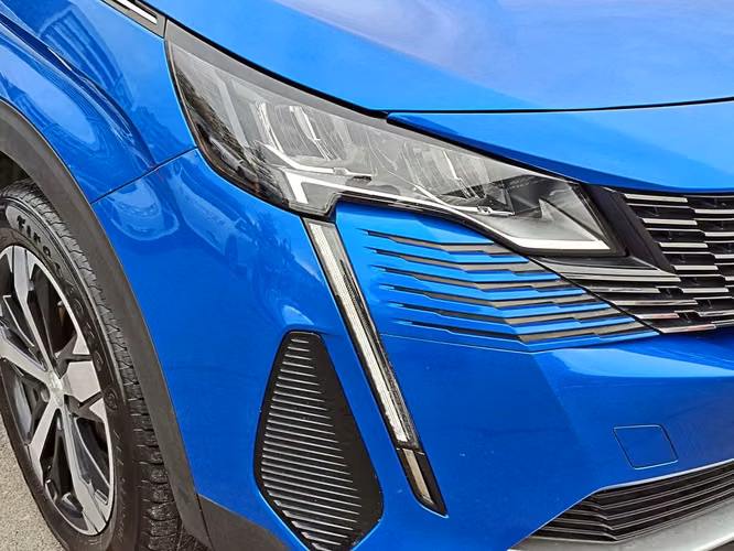 PEUGEOT 3008 2023
