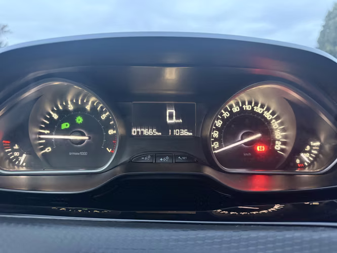 Peugeot 208, 2020, perfectas condiciones (algo conversable) - Imagen 8